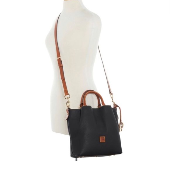 New w/ tags Dooney & Bourke Small Barlow in Black pebble grain real leather - Picture 8 of 8